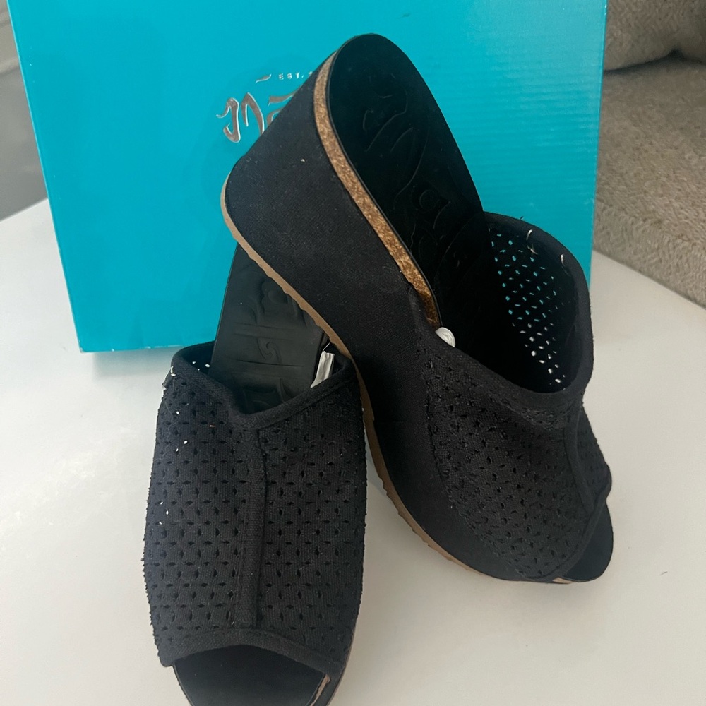 Mad Love Women’s Black Fabric Platform Wedge Heels Sandals platform